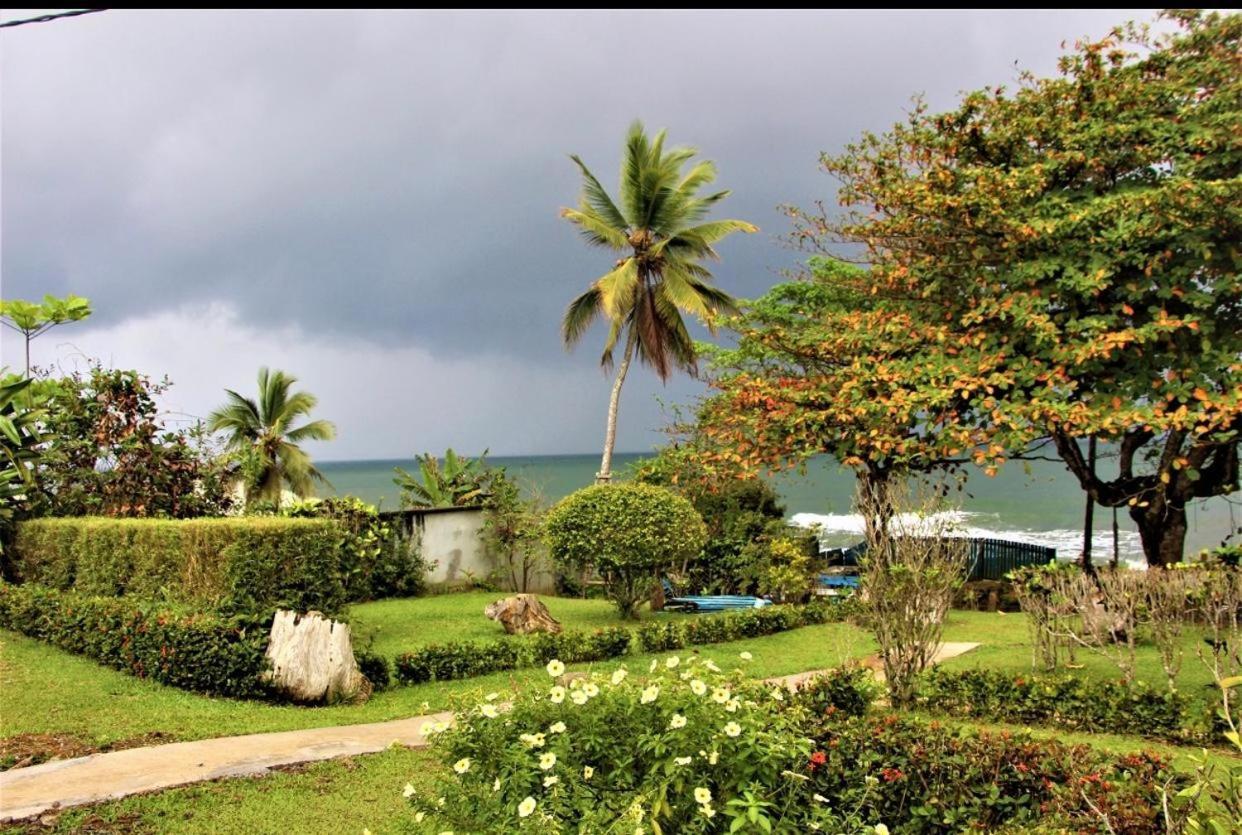 Hotel Ocean-Si Mansion à Kribi Extérieur photo