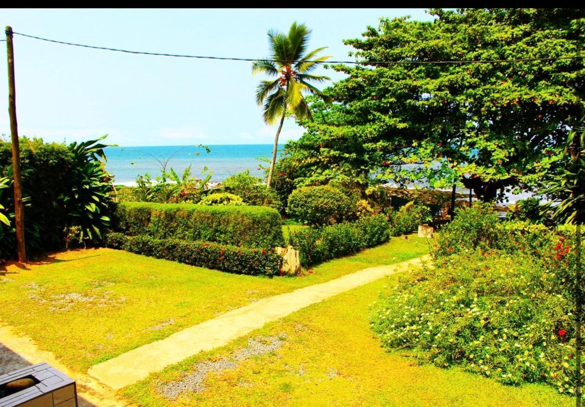 Hotel Ocean-Si Mansion à Kribi Extérieur photo